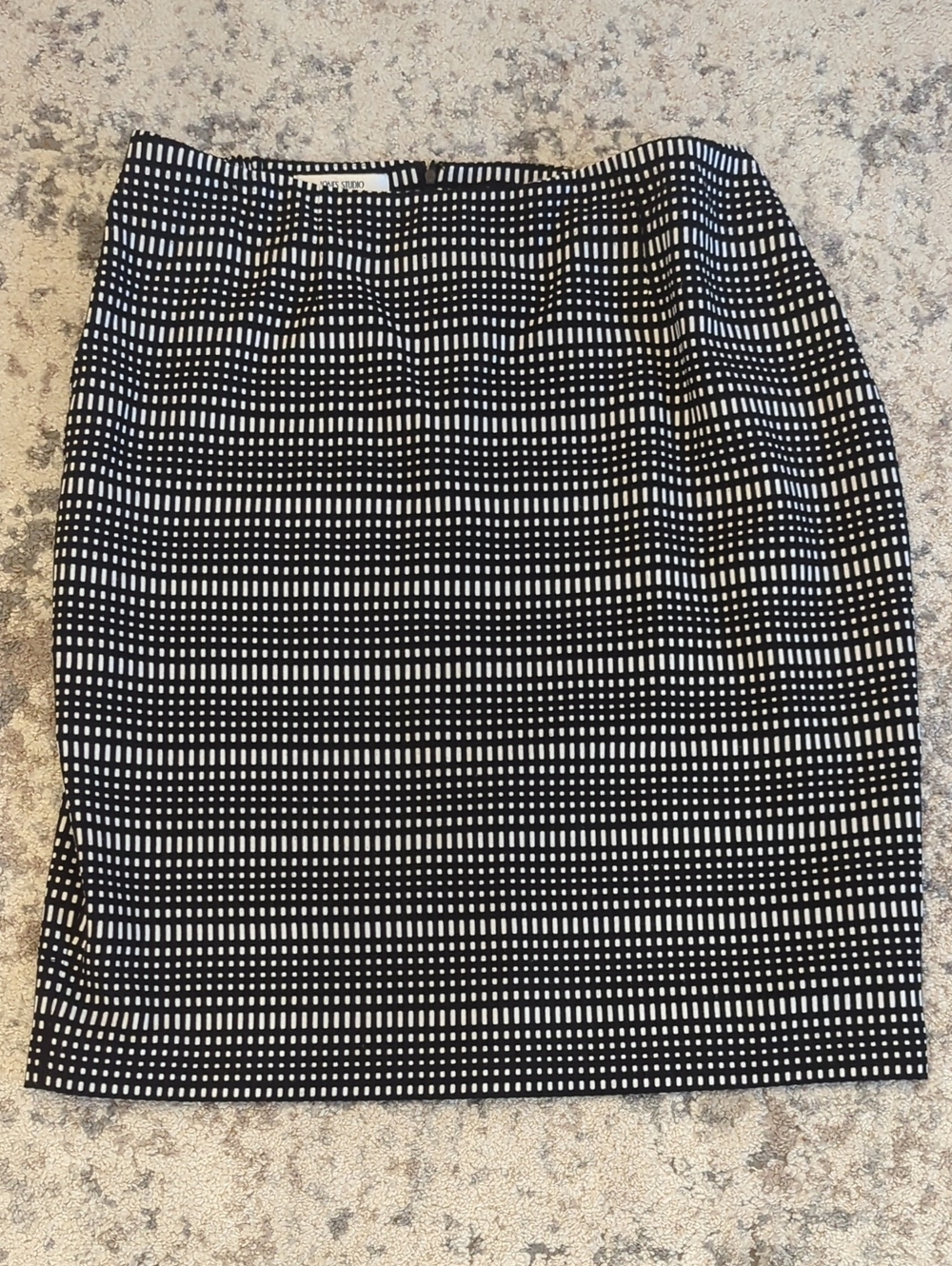 Jones Studio Black and White Grid-Print Pencil Skirt